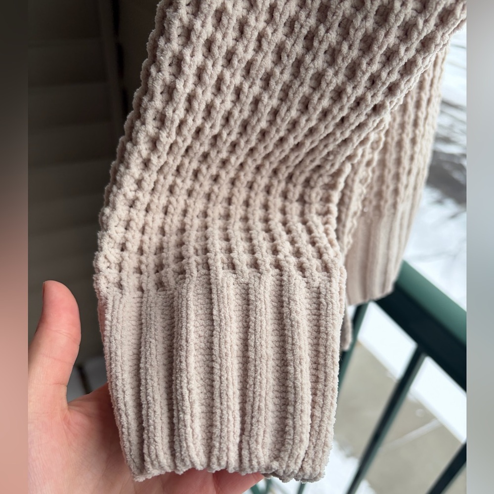 🆕 Pink Rose Blush Chenille Waffle Knit Oversized Sweater XS Cozy Ribbed Hem Chic - Picture 12 of 17